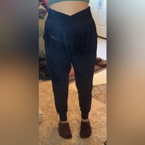 Dibaolong active pants